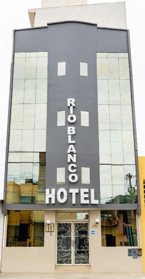 פיורה Hotel Rio Blanco מראה חיצוני תמונה