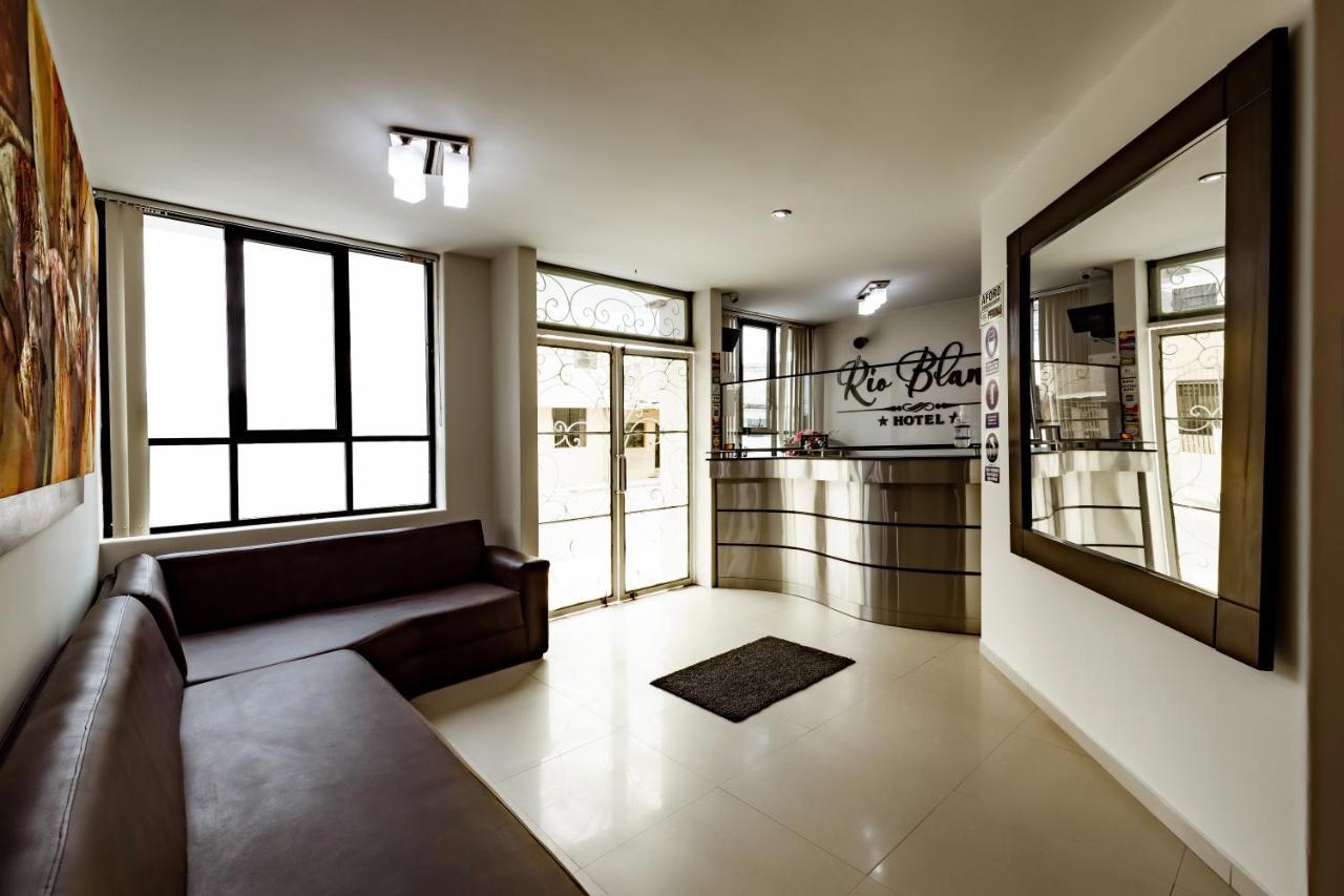 פיורה Hotel Rio Blanco מראה חיצוני תמונה