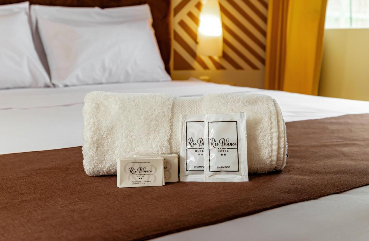 פיורה Hotel Rio Blanco מראה חיצוני תמונה