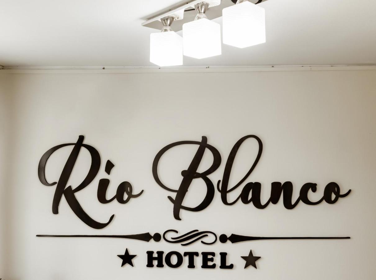 פיורה Hotel Rio Blanco מראה חיצוני תמונה