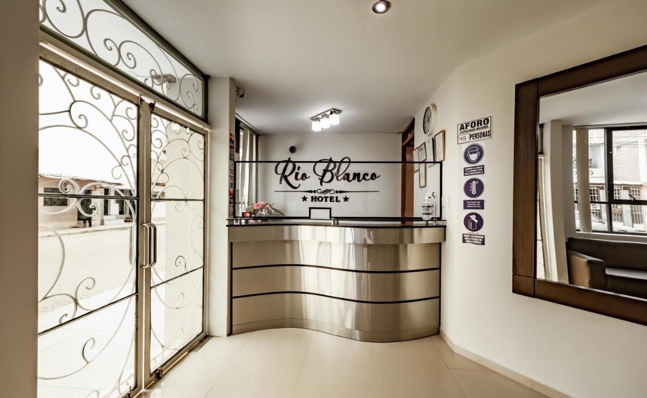 פיורה Hotel Rio Blanco מראה חיצוני תמונה
